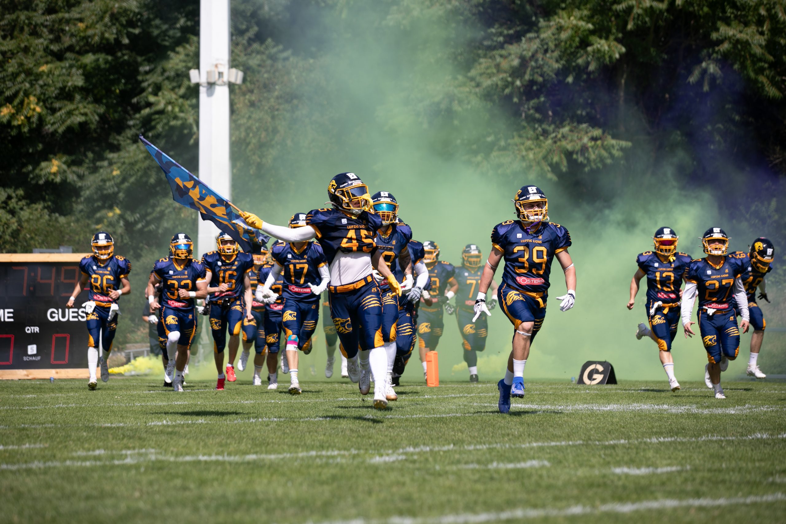 Die Leipzig Lions laufen zum Heimspiel im Camillo Ugi Sportpark auf.